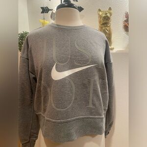 Pristine Women’s gray Nike small cropped pullover just do it!  EUC